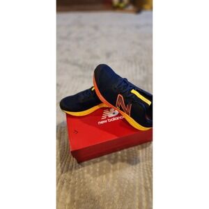 New Balance Fresh Foam Arishi v4, Big Kids Size 6.5